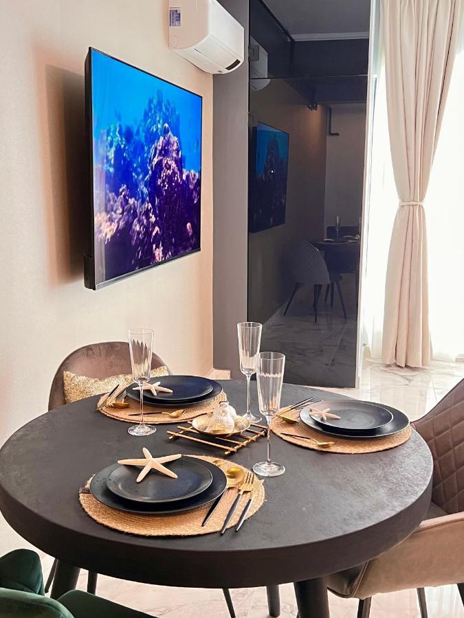 Blue Luxury Studio Mamaia Luaran gambar