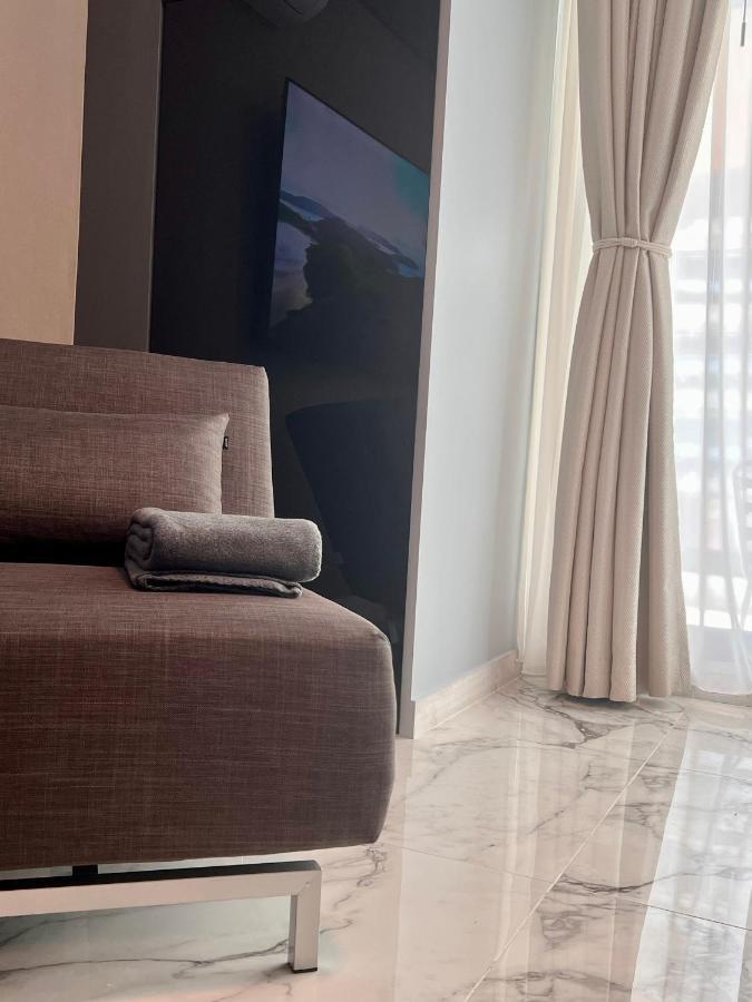 Blue Luxury Studio Mamaia Luaran gambar